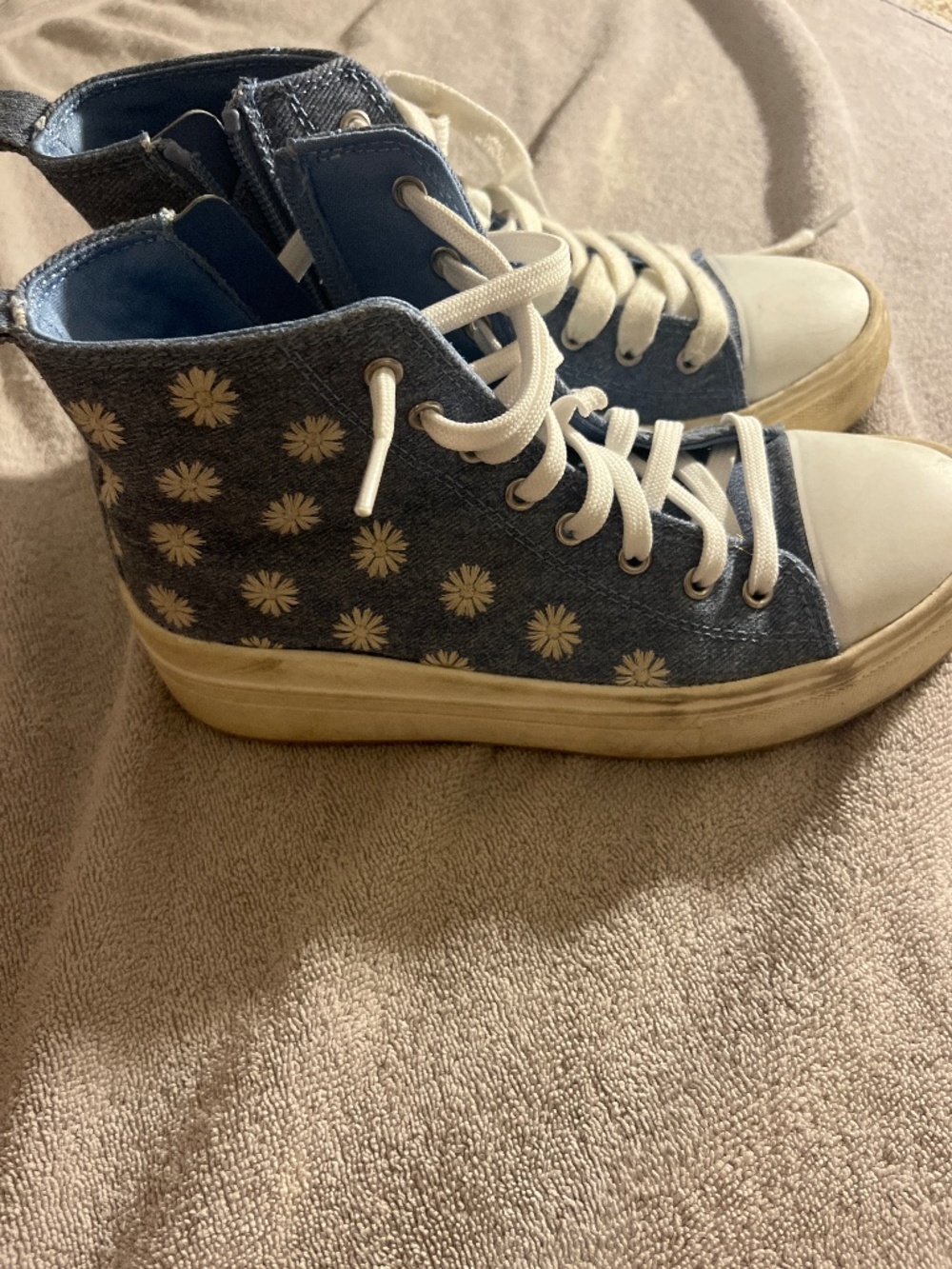 Girls high top sneakers